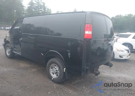2018 Chevrolet Express 2500 Work Van из США, поврежденный, VIN 1GCWGAFP0J1250723